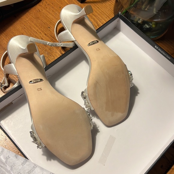 Badgley Mischka Kate Wedding Sandals Ivory - Picture 7 of 12